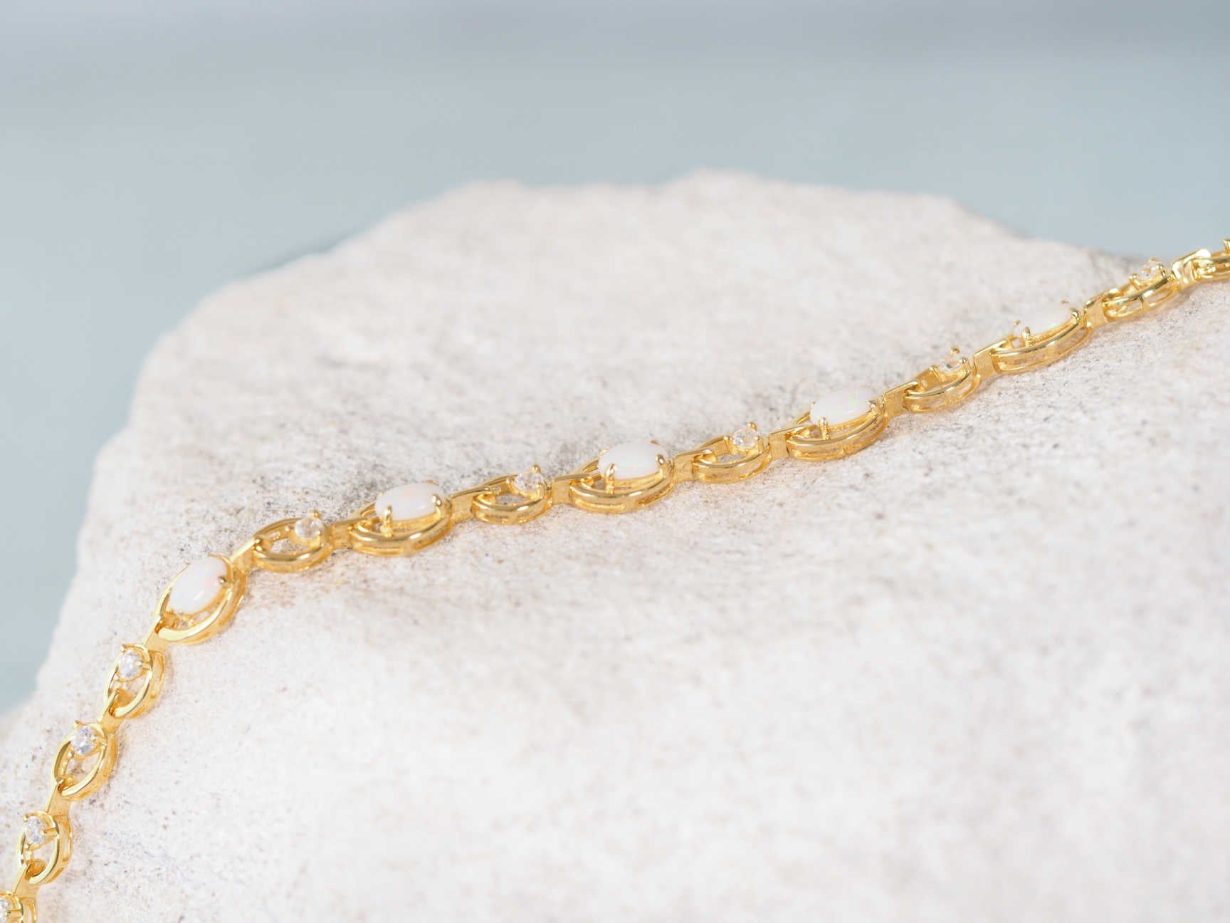 Opal bracelet set with white opals and diamantes