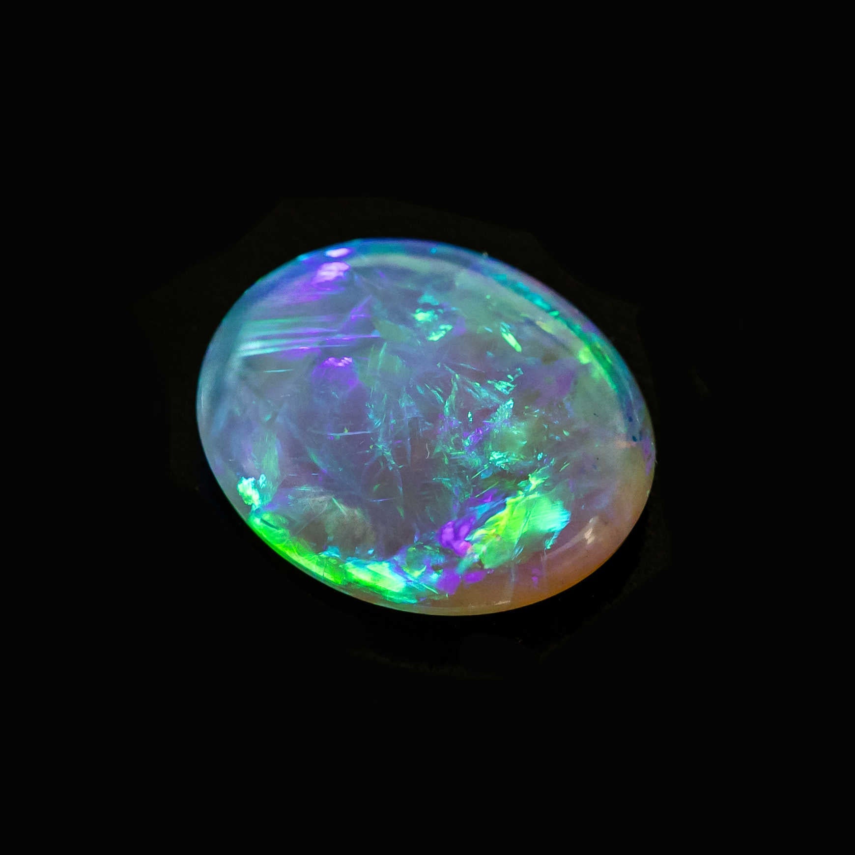 Ethically sourced Lightning Ridge crystal opal for fine jewellery