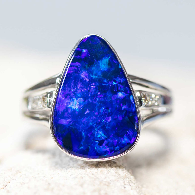 'Violet Dream' White Gold Australian Doublet Opal Ring - Black Star Opal