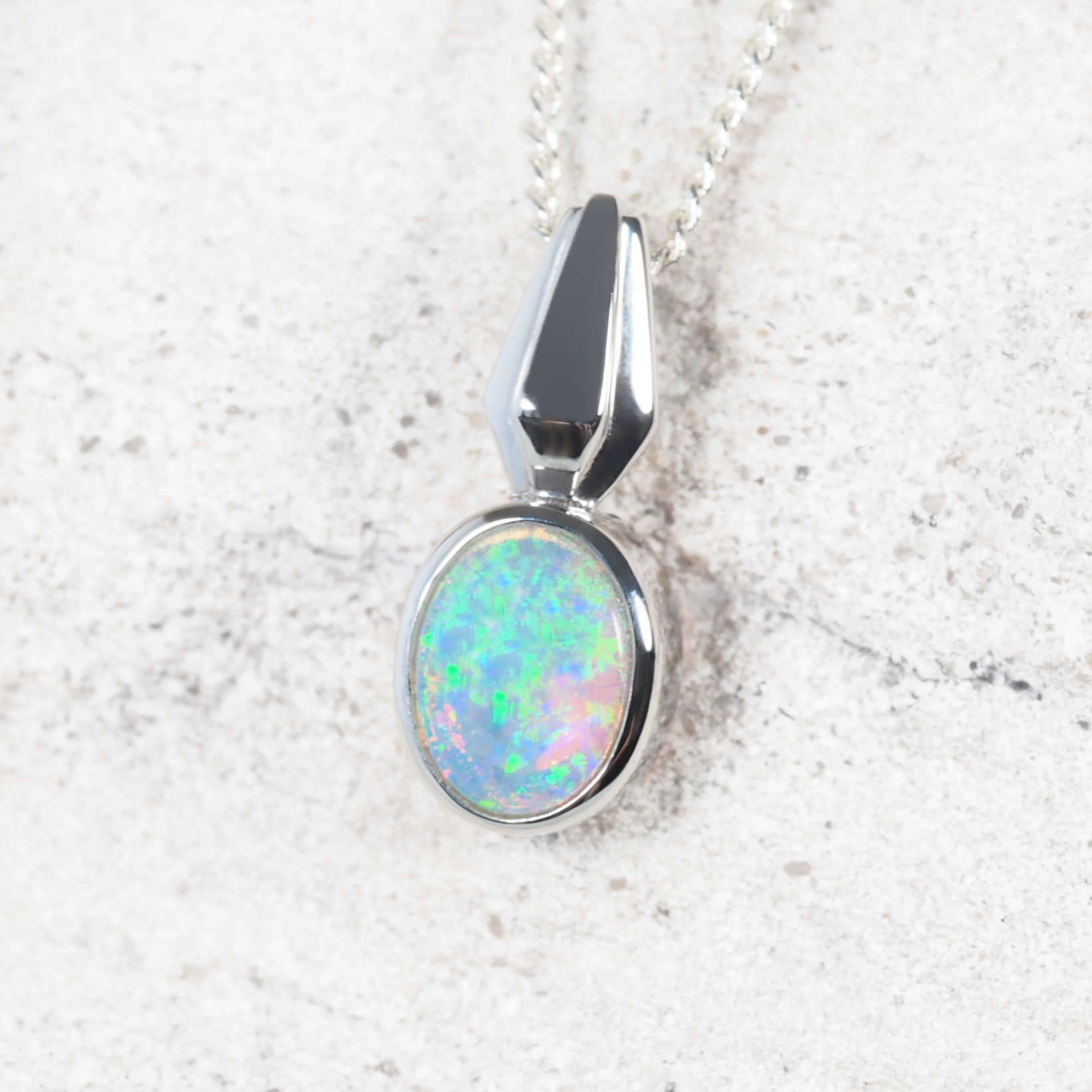 Elegant oval-shaped South Australian crystal opal necklace