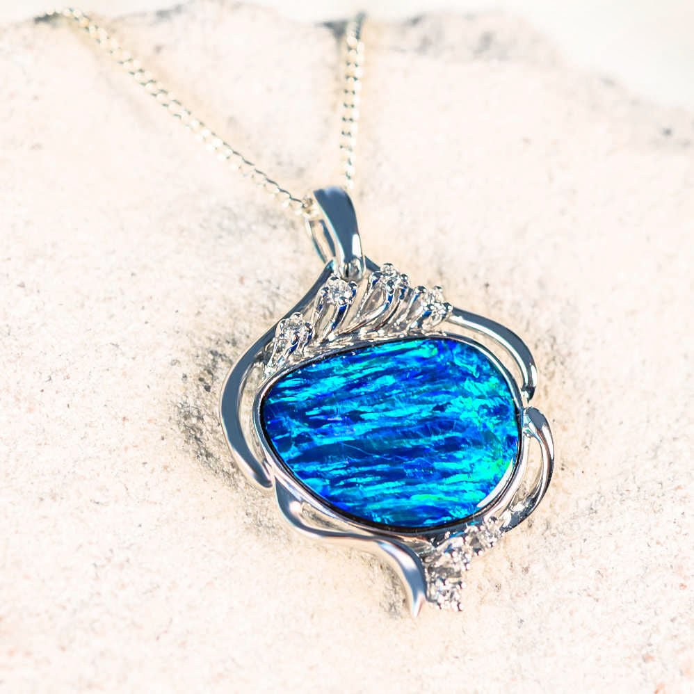 stripe pattern white gold doublet opal pendant