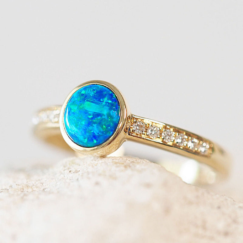 blue and green round doublet opal gold ring with diamonds