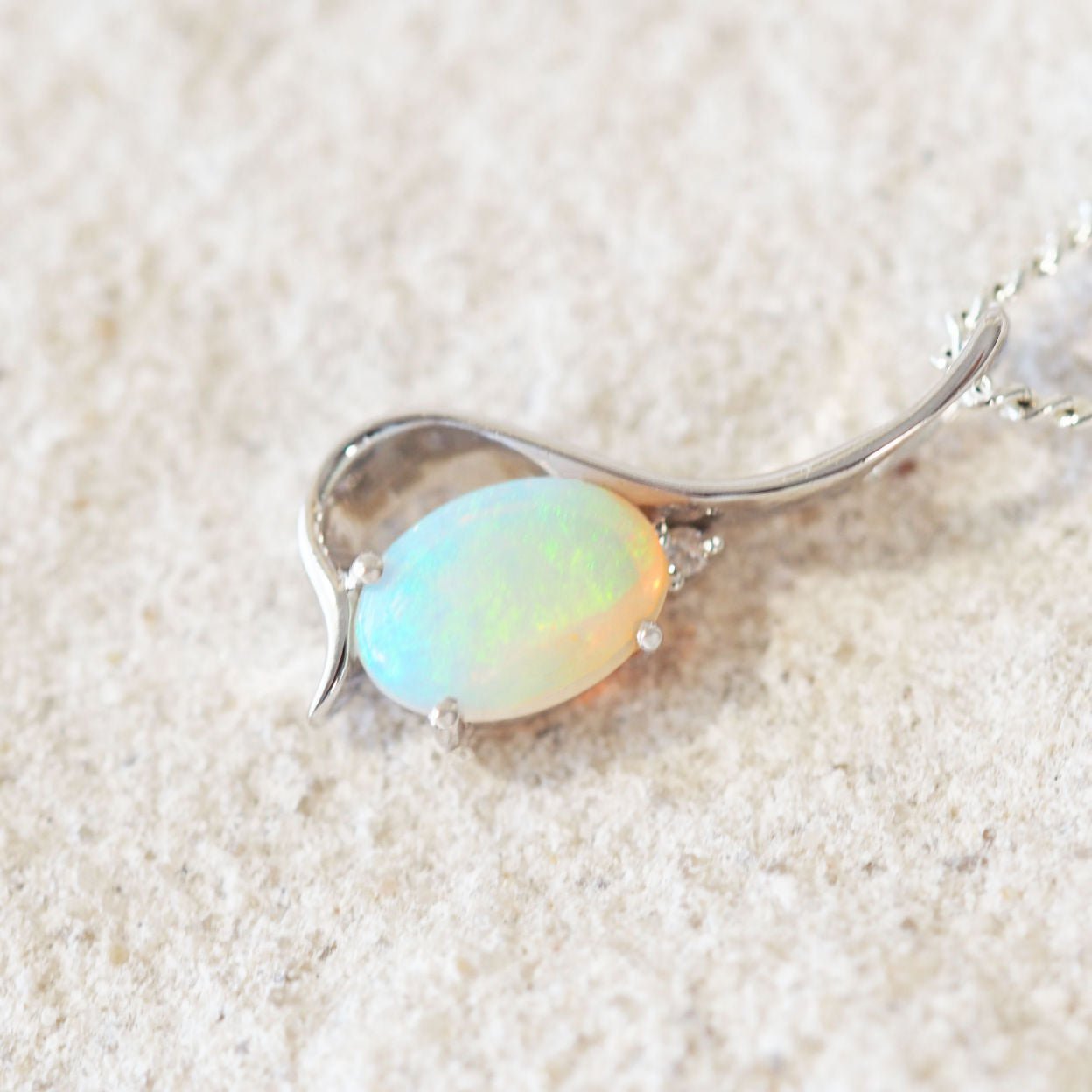 green crystal opal white gold pendant