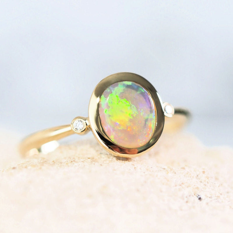 colourful round lightning ridge crystal opal gold ring