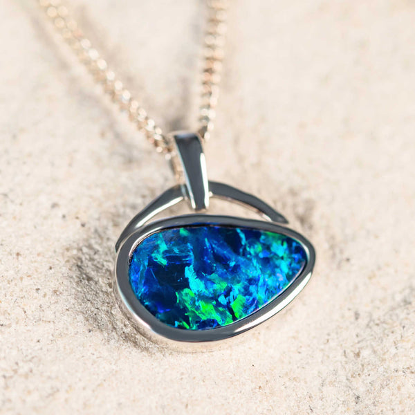 'Nautilus' White Gold Doublet Opal Necklace Pendant - Black Star Opal