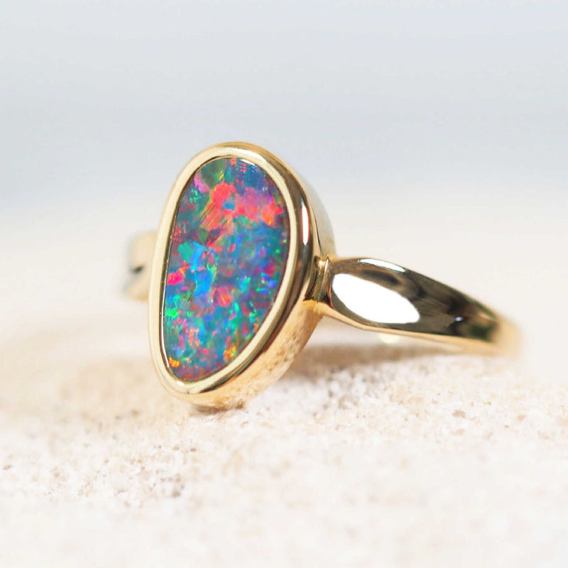 colourful freeform-shaped doublet opal gold ring