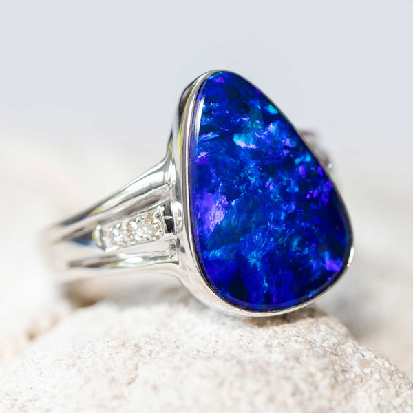 'Violet Dream' White Gold Australian Doublet Opal Ring - Black Star Opal